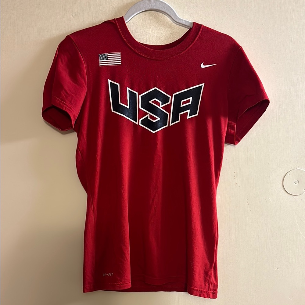 Woman’s Medium Nike Olympic Red USA T-Shirt